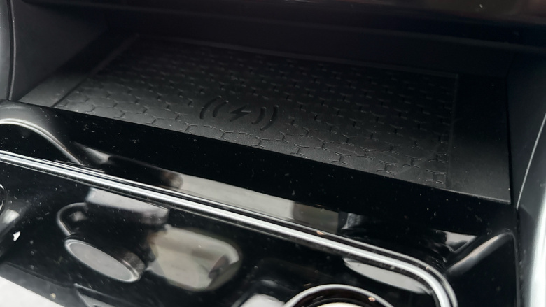 Jaguar XE 2.0 D200 R-Dynamic SE Black 4dr Auto Diesel Saloon